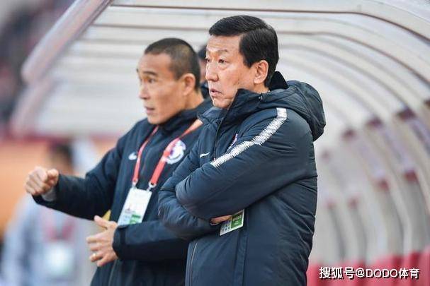 爱游戏官网包含摩托车赛公开赛焦点战：庐州迅豹队强势反弹庐州巨龙队，客场强势带走胜利。高压逼抢成功的词条