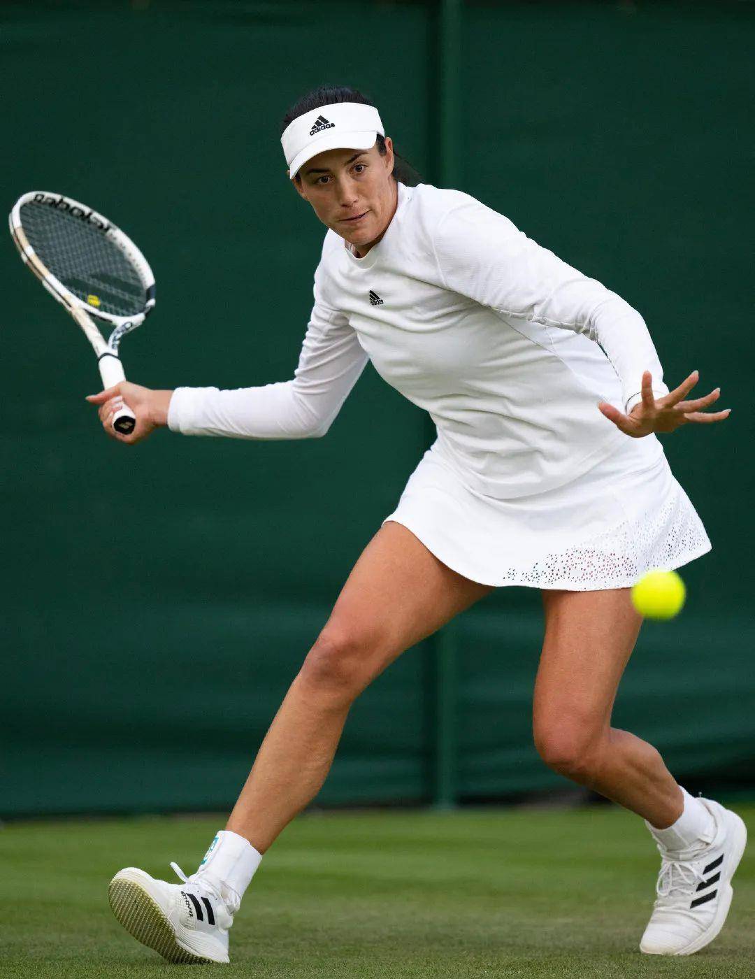 爱游戏下载包含锐不可当首场状态出色，DWG观众沸腾！，穆古鲁扎重返赛场比赛高潮迭起的词条