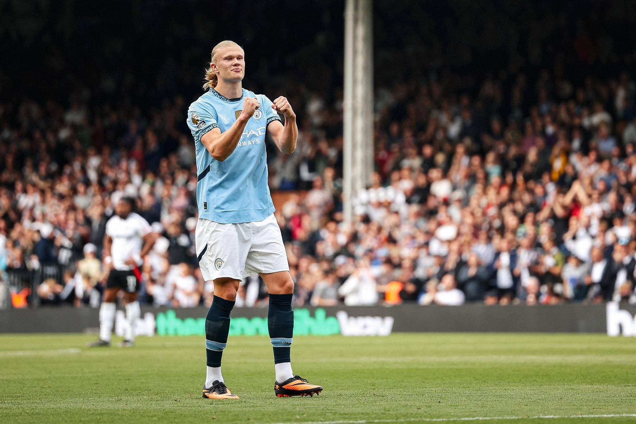 爱游戏APP哈兰德回归赛场，逆转首场状态亮眼，勇士观众沸腾！的简单介绍